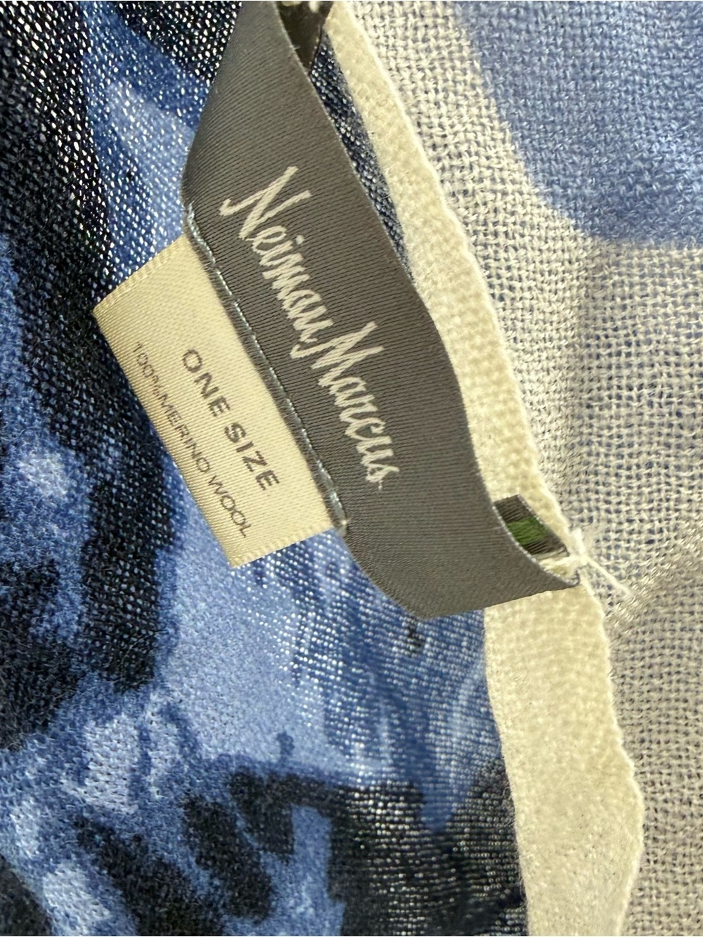 Neiman Marcus Blue Floral Lightweight Merino Wool Scarf Wrap One Size Accessory - Picture 5 of 12